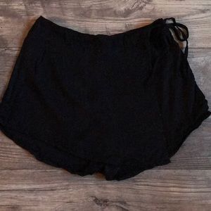 Black skort